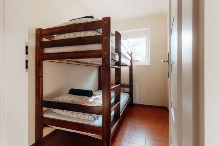 terenowa 22 - party house - pokoj4