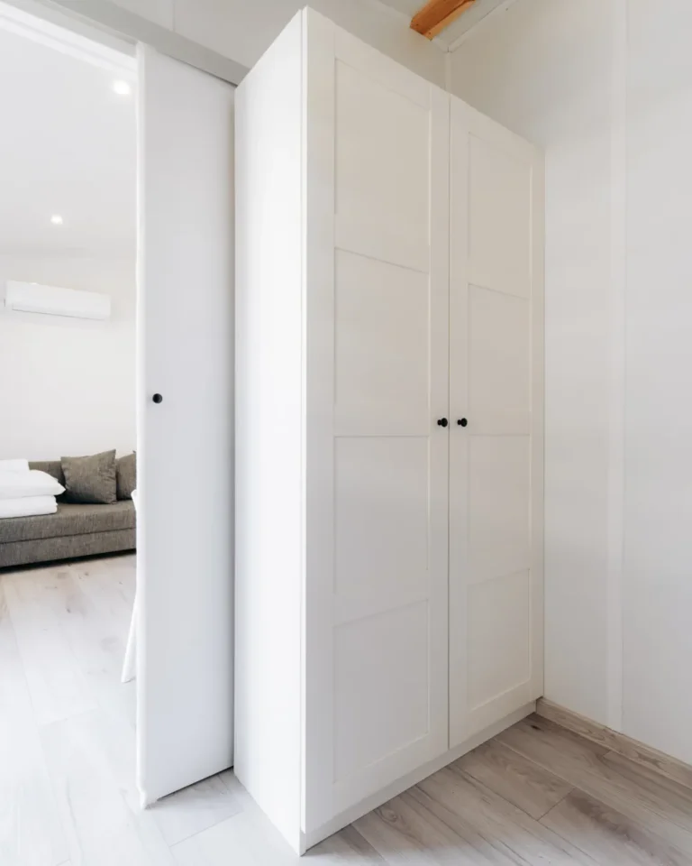 terenowa-24-domki-szafa